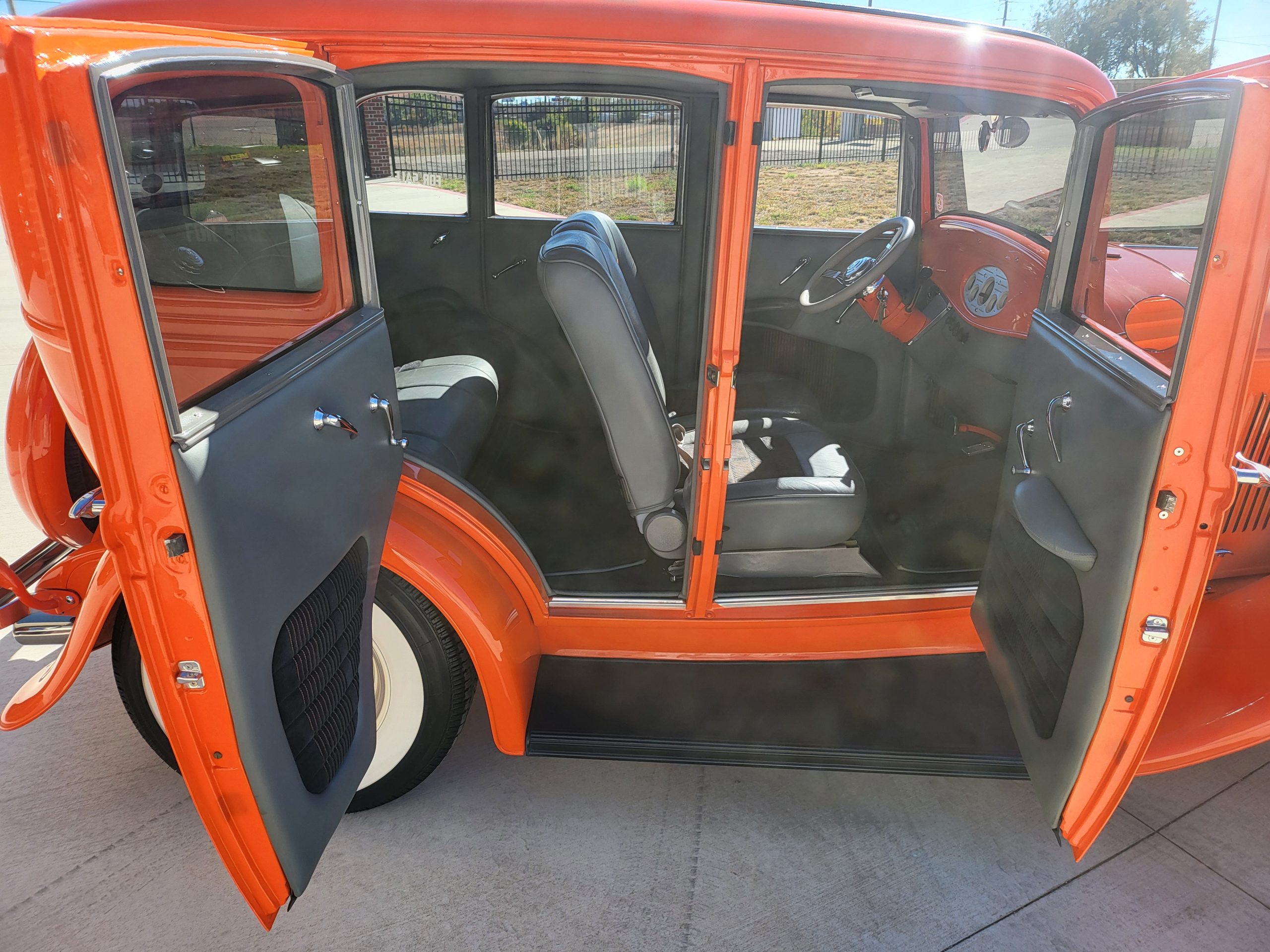 
								1932 Ford Custom Streetrod full									