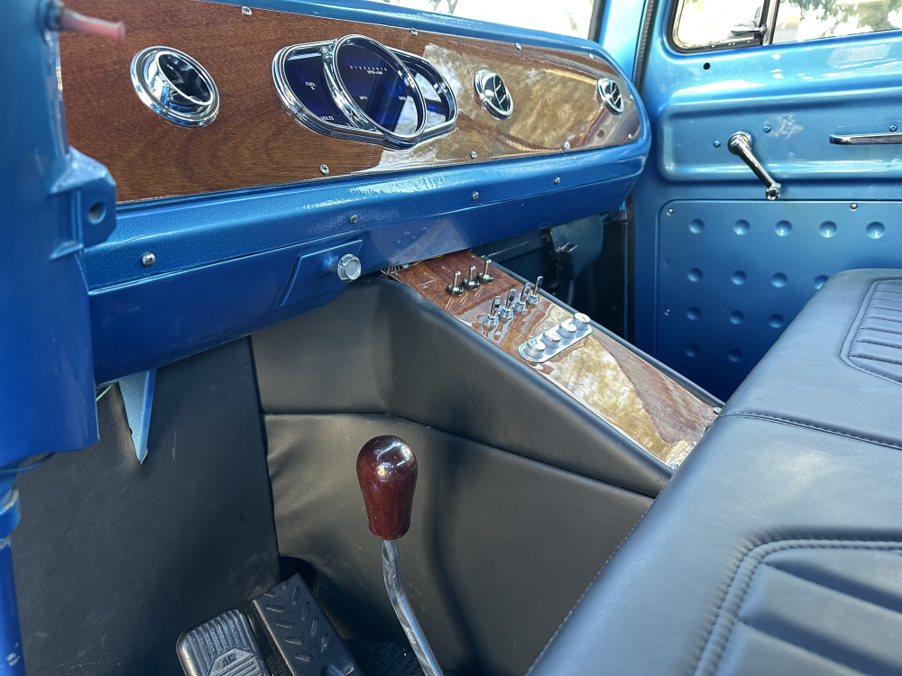 
								1967 International Custom COE full									