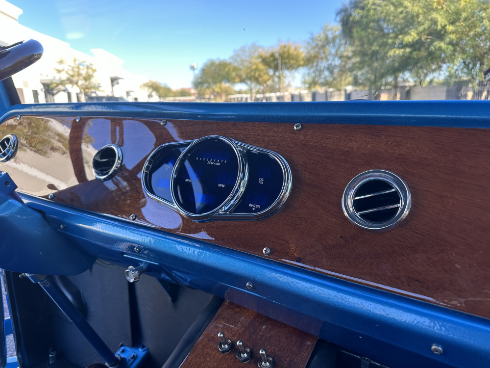 
								1967 International Custom COE full									