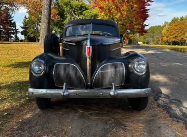 
								1939 Studebaker Coupe Express full									