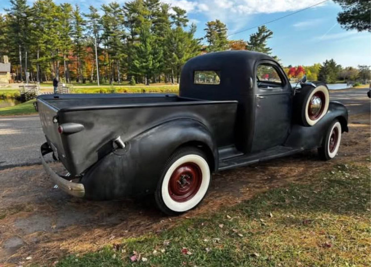 
								1939 Studebaker Coupe Express full									
