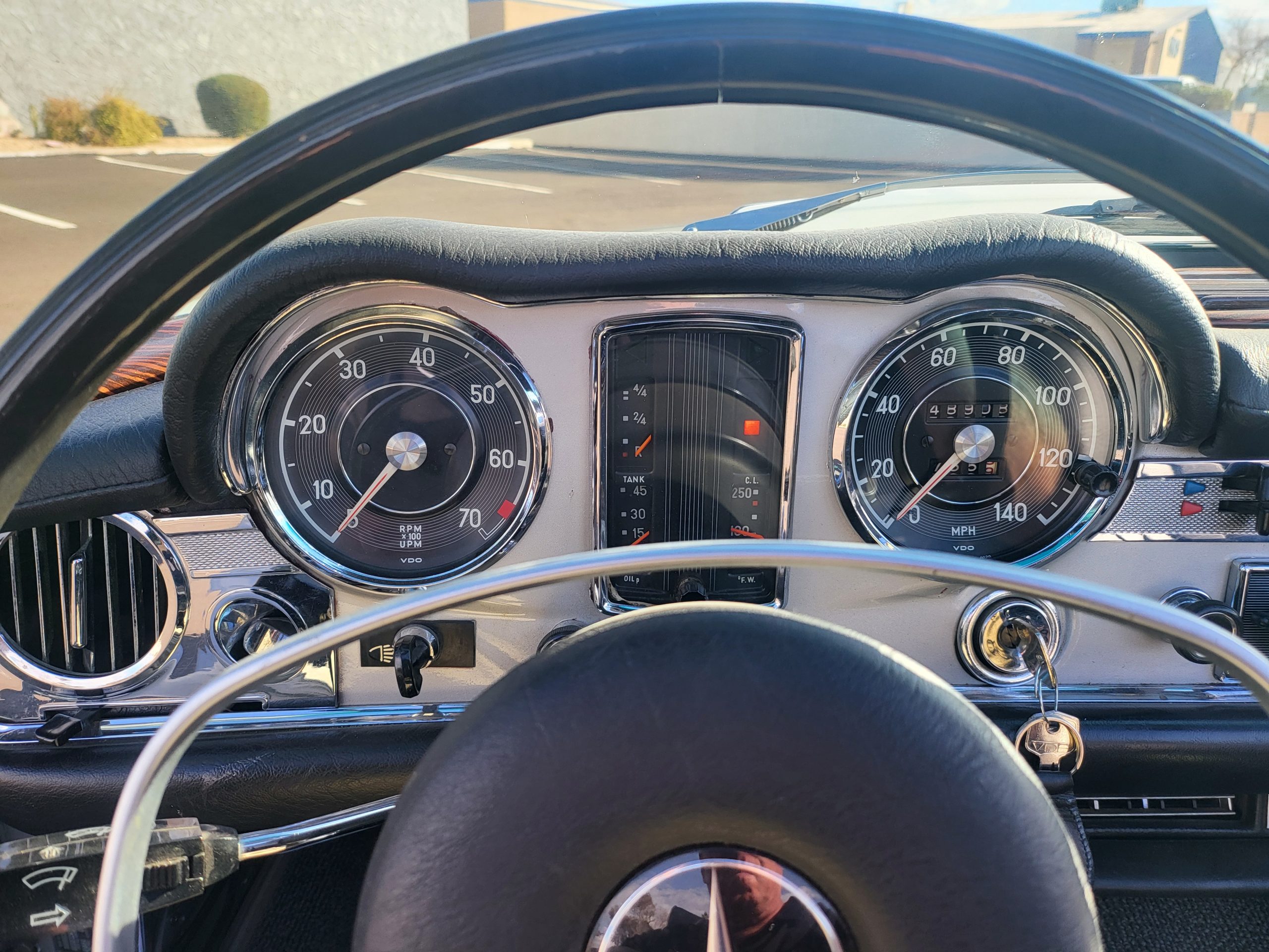 
								1969 Mercedes Benz 280SL Pagoda full									
