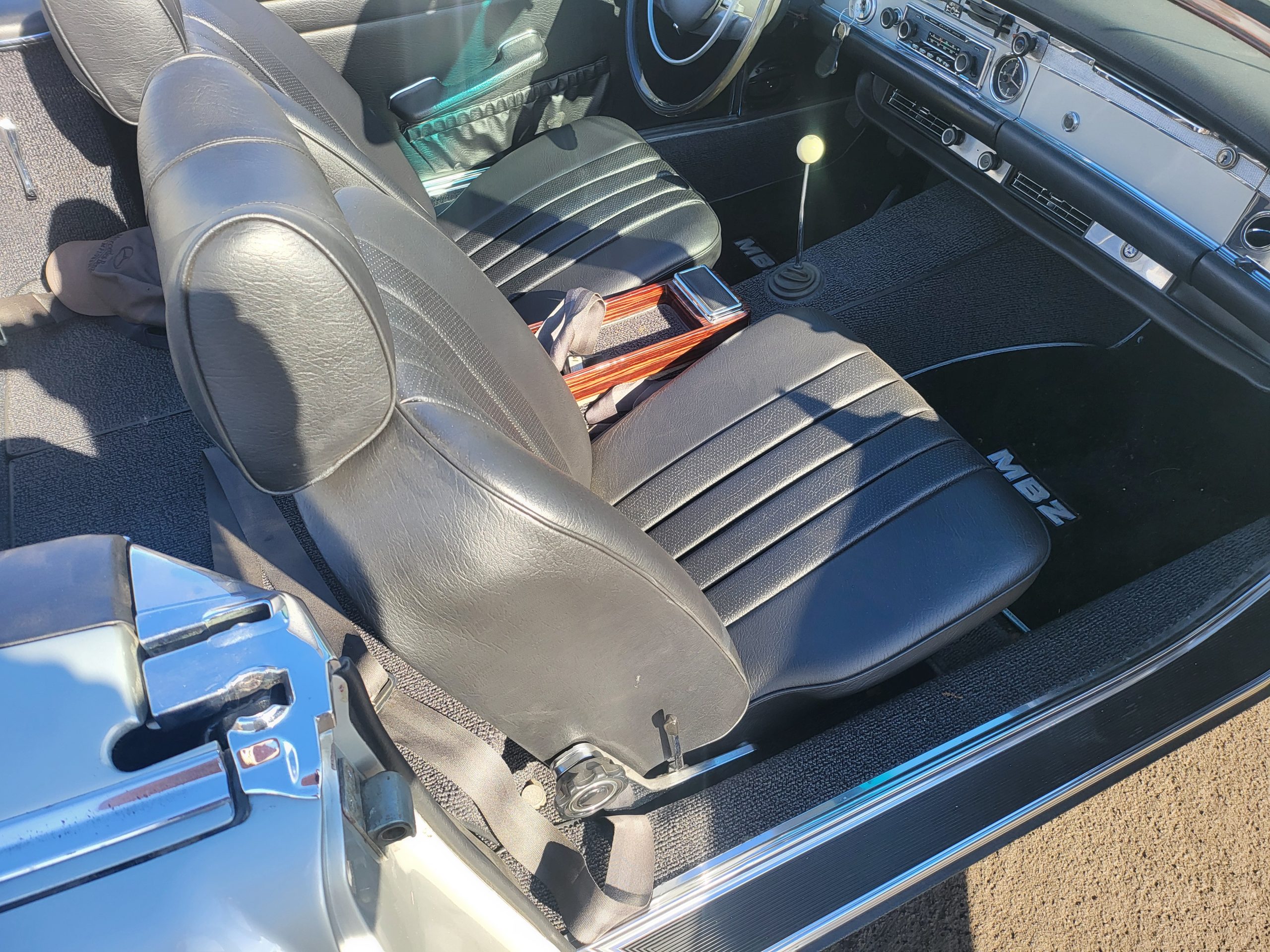 
								1969 Mercedes Benz 280SL Pagoda full									