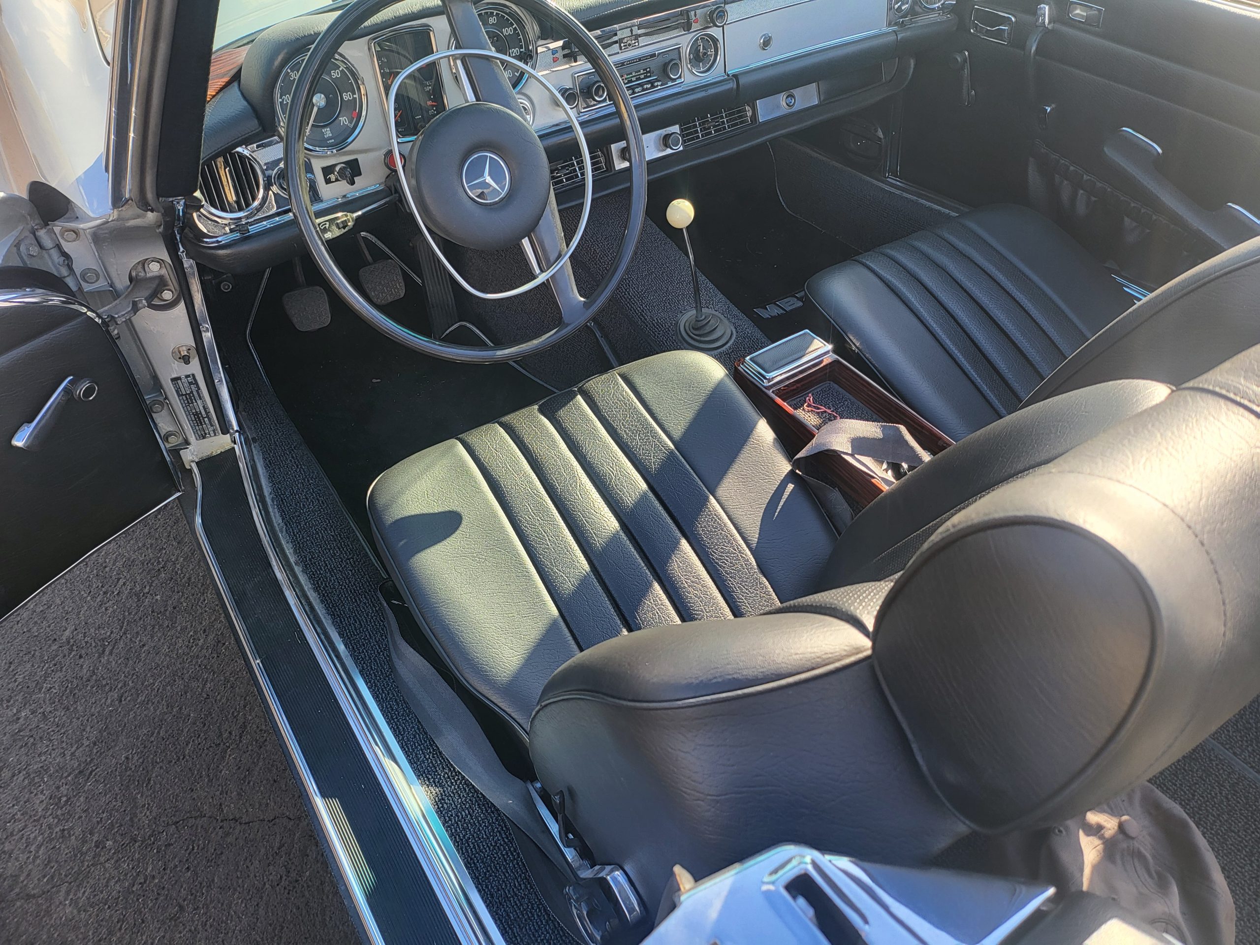 
								1969 Mercedes Benz 280SL Pagoda full									