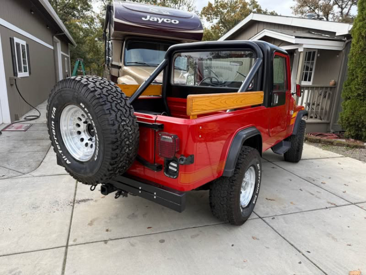 
								1982 Jeep CJ8 Scrambler full									