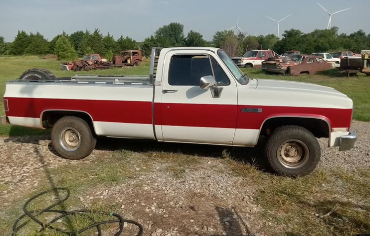 
								1985 GMC 1/2T Sierra Classic full									