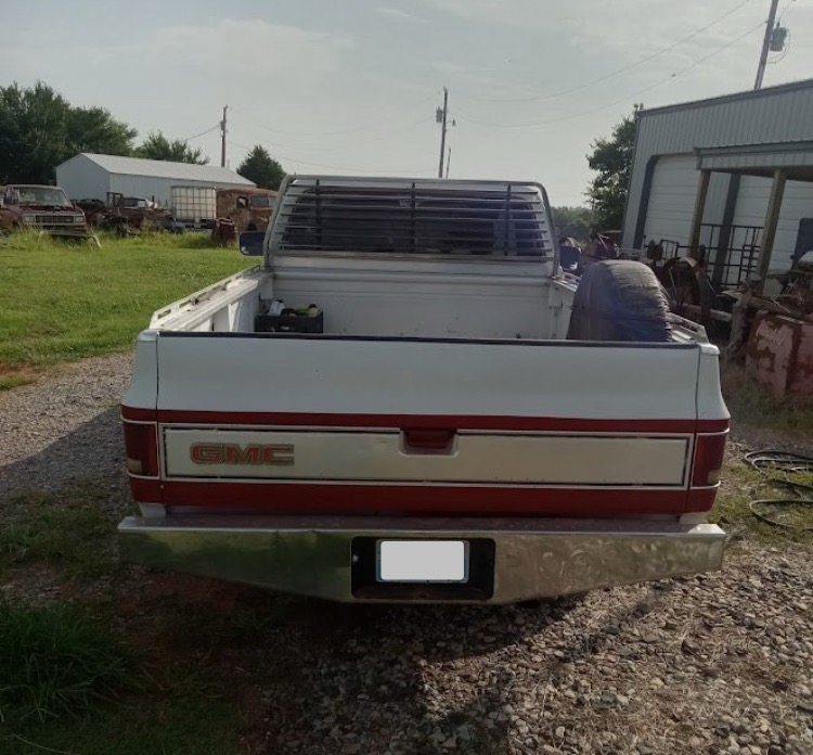 
								1985 GMC 1/2T Sierra Classic full									