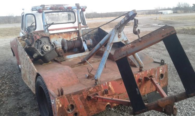 
								1949 Chevrolet Wrecker full									
