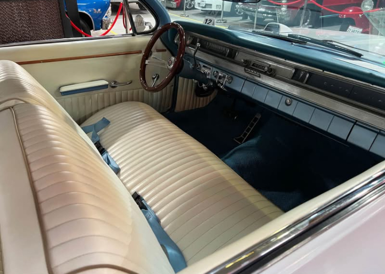 
								1962 Pontiac Catalina full									