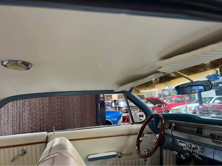 
								1962 Pontiac Catalina full									