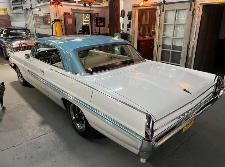 
								1962 Pontiac Catalina full									