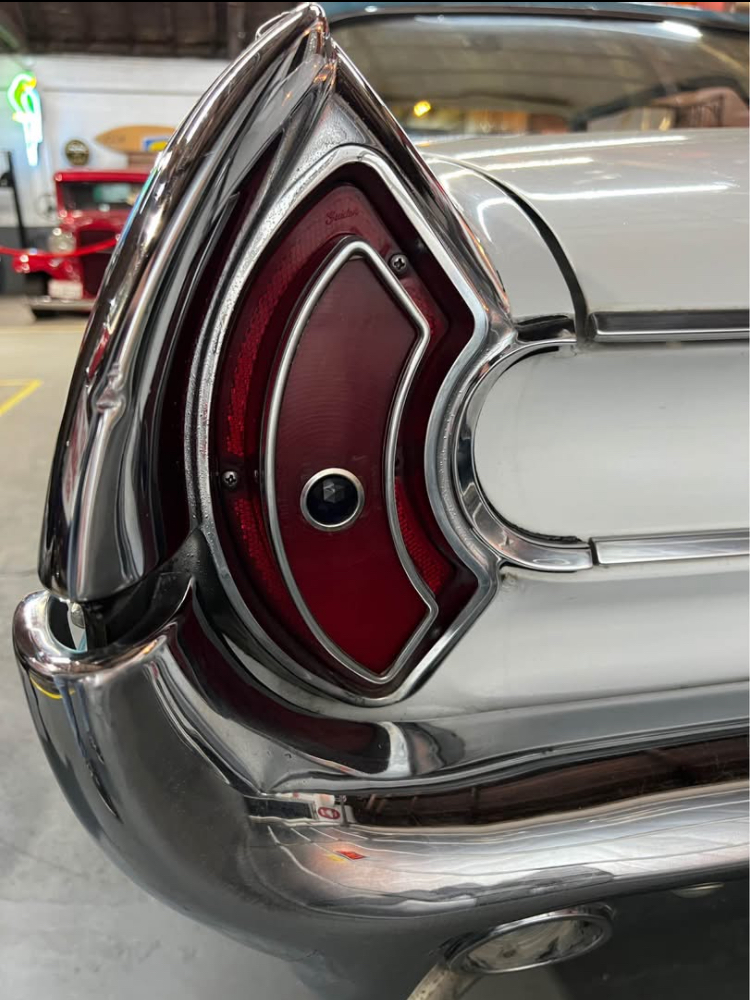 
								1962 Pontiac Catalina full									