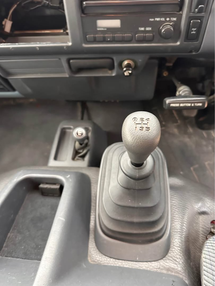 
								1996 Toyota 4×4 diesel firetruck full									