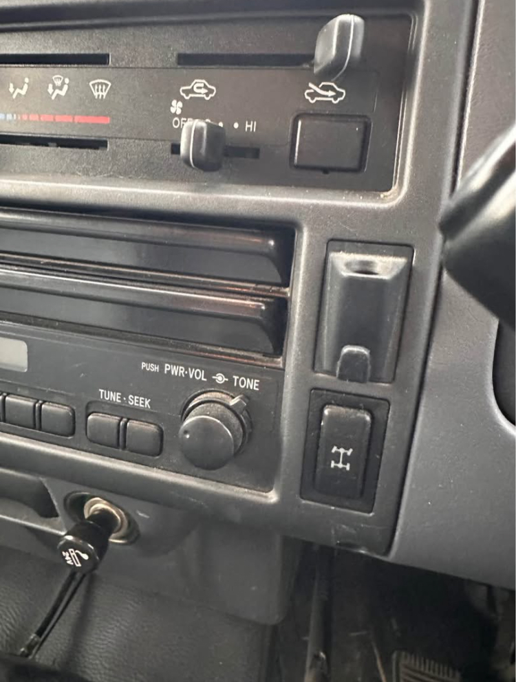 
								1996 Toyota 4×4 diesel firetruck full									