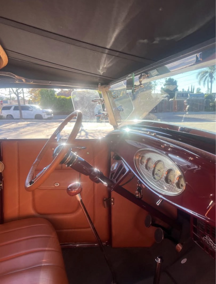 
								1932 Ford Roadster full									