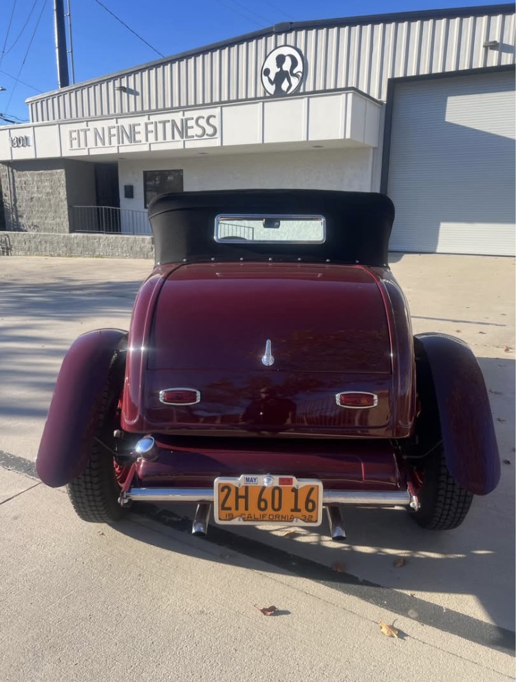 
								1932 Ford Roadster full									