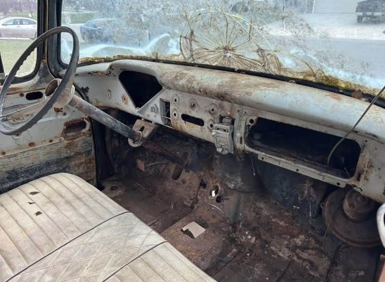 
								1958 Chevrolet 3100 full									