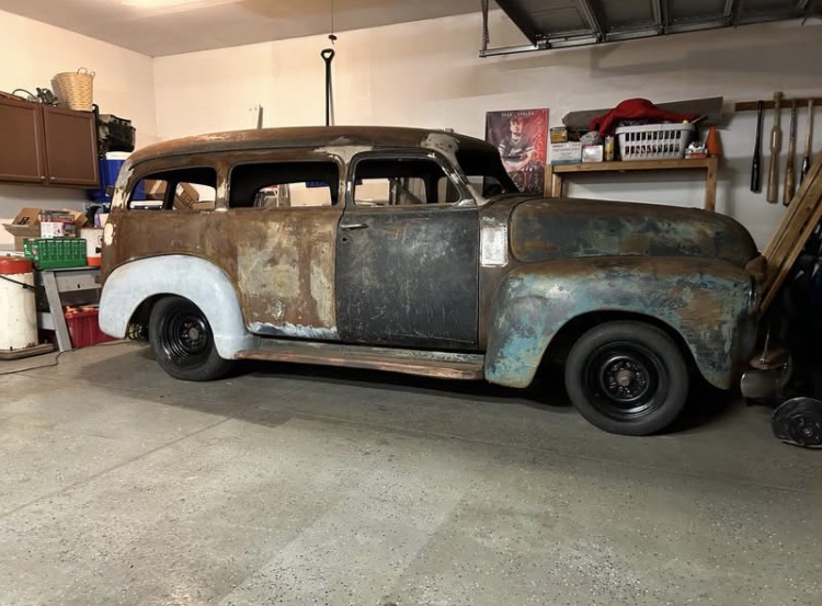 
								1948 GMC Suburban full									