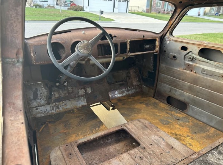 
								1948 GMC Suburban full									
