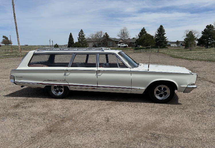 
								1966 Chrysler Town & Country full									