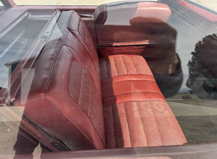 
								1966 Chrysler Town & Country full									