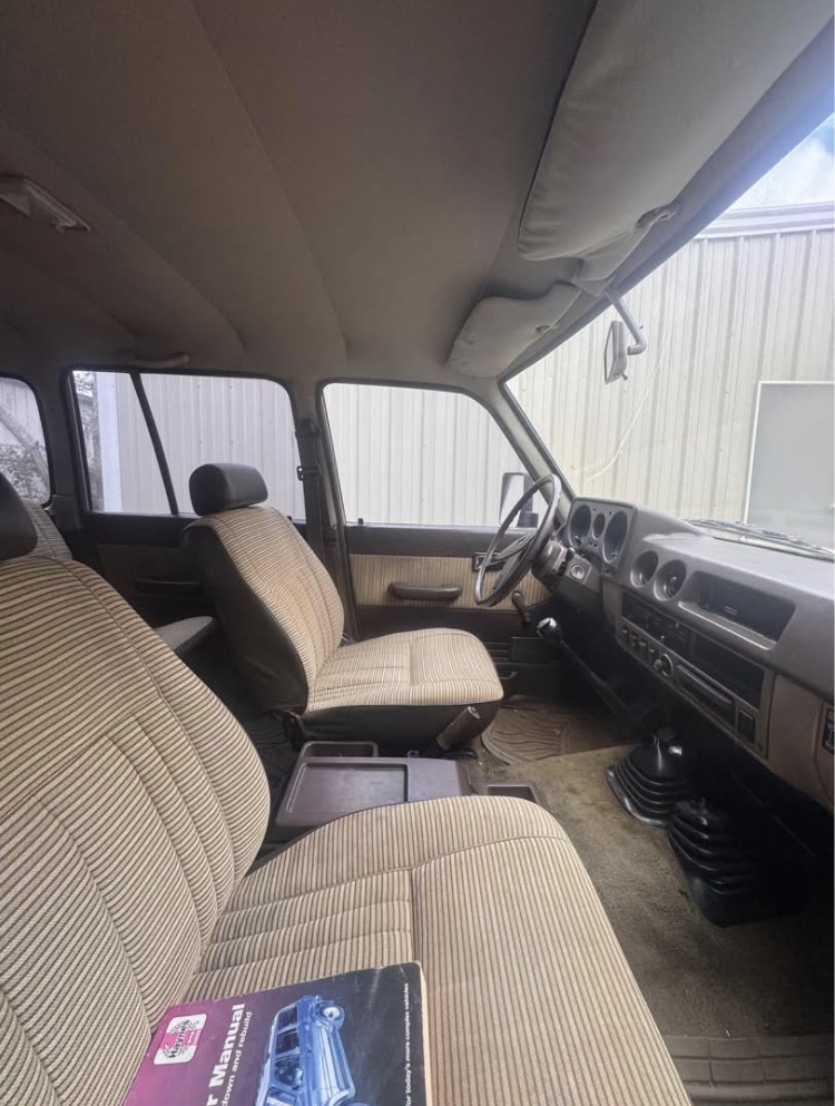 
								1984 Toyota Landcruiser full									