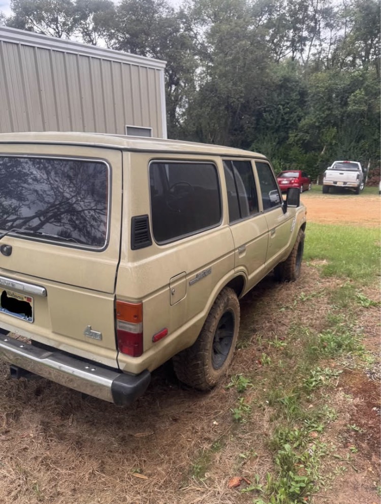 
								1984 Toyota Landcruiser full									