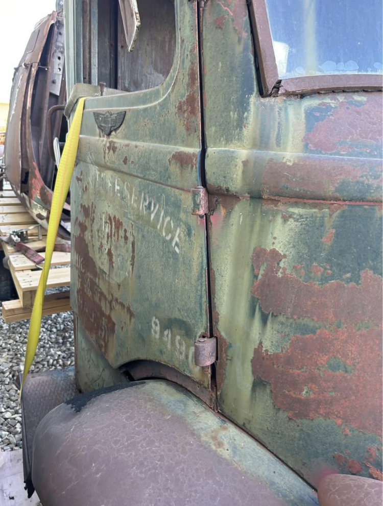 
								1940 Studebaker COE full									