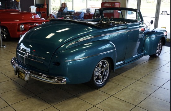 
								1946 Ford Super Deluxe Convertible full									
