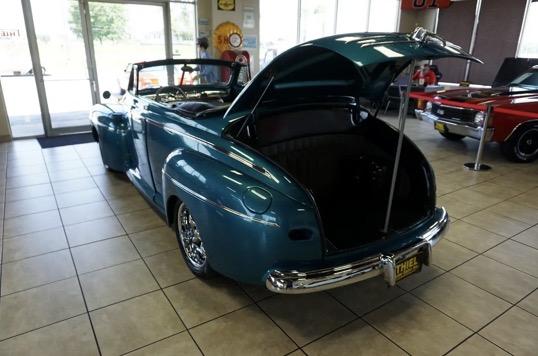 
								1946 Ford Super Deluxe Convertible full									