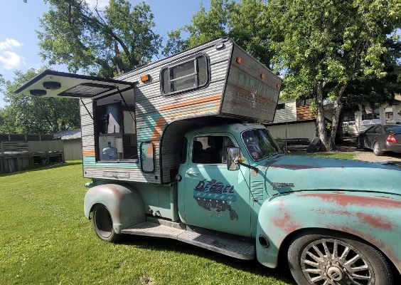 
								1954 Chevrolet Dually full									