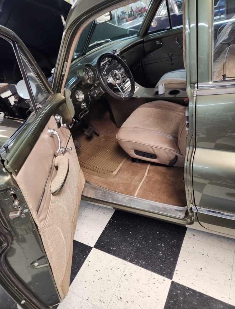 
								1950 Buick Special full									
