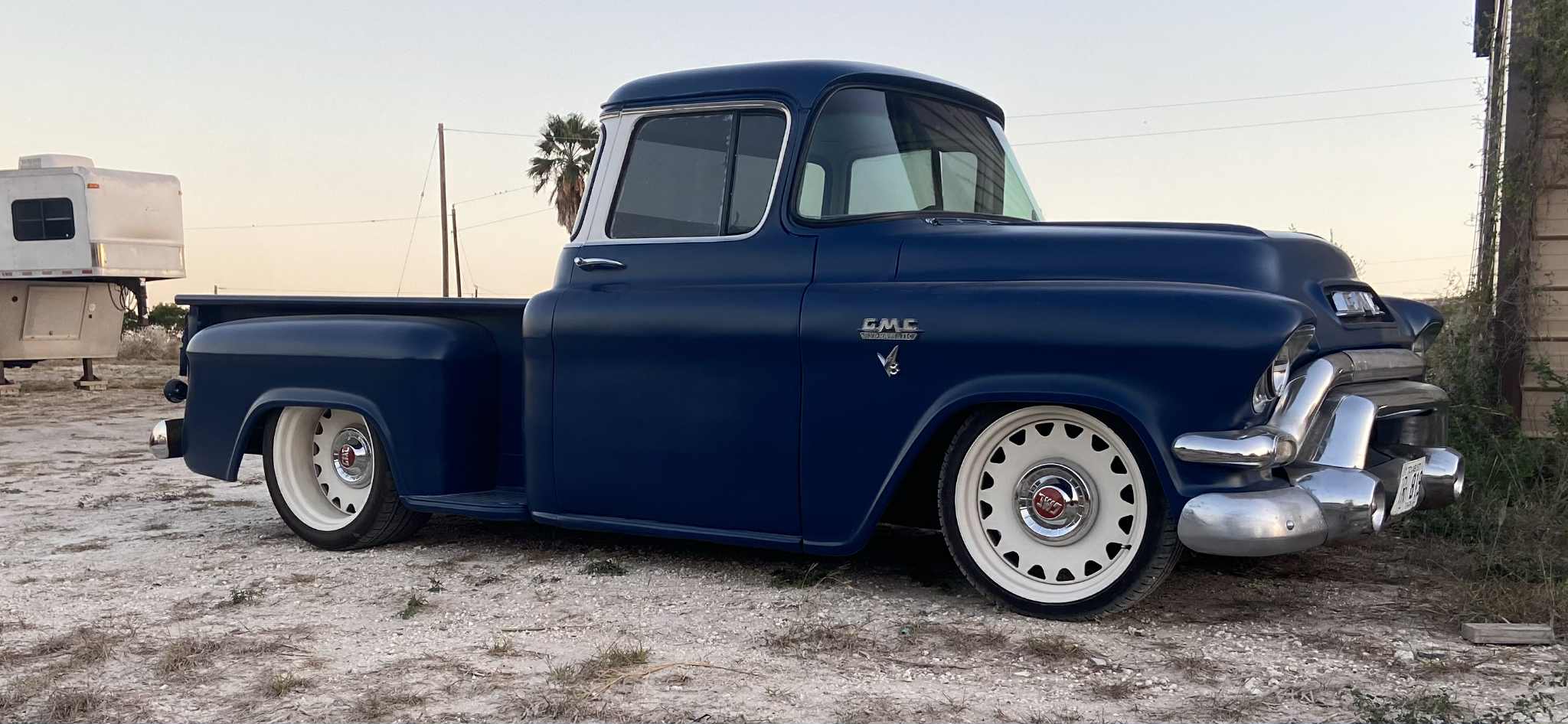 
								1957 GMC Resto-mod full									