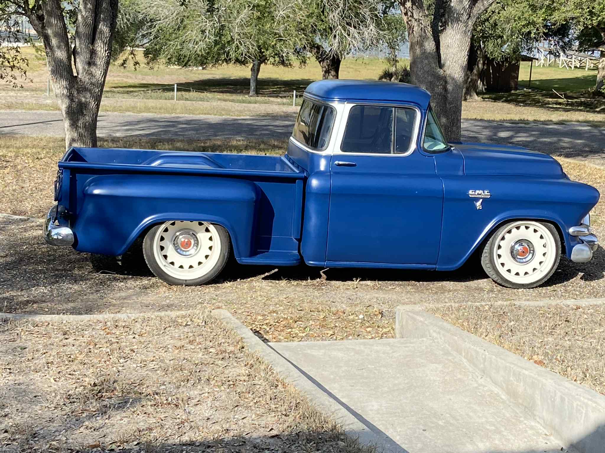 
								1957 GMC Resto-mod full									