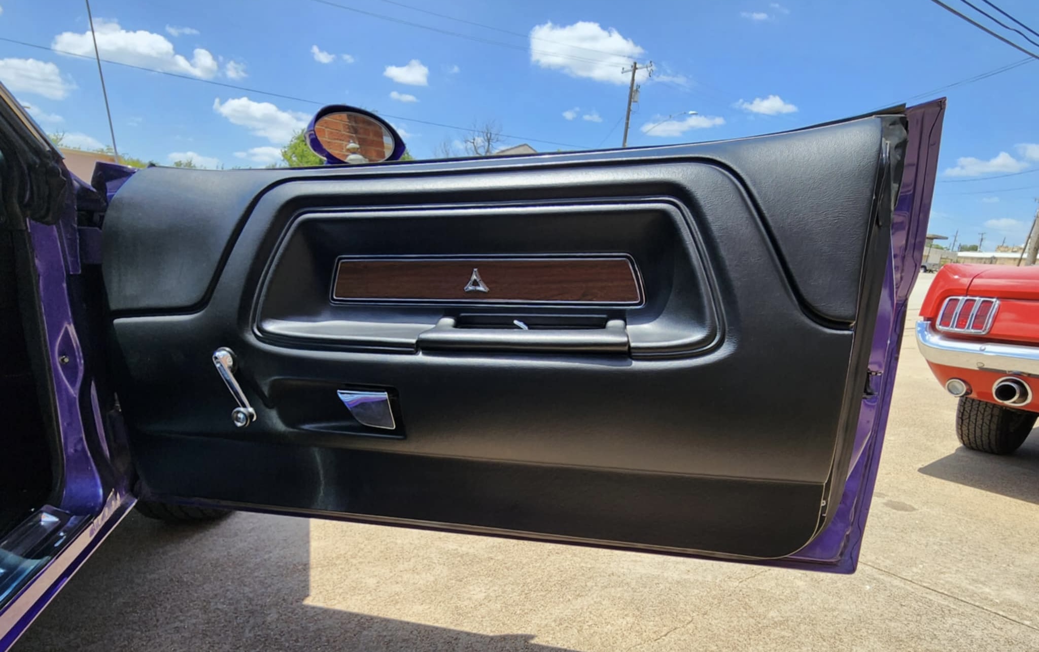 
								1970 Dodge Challenger R/T full									