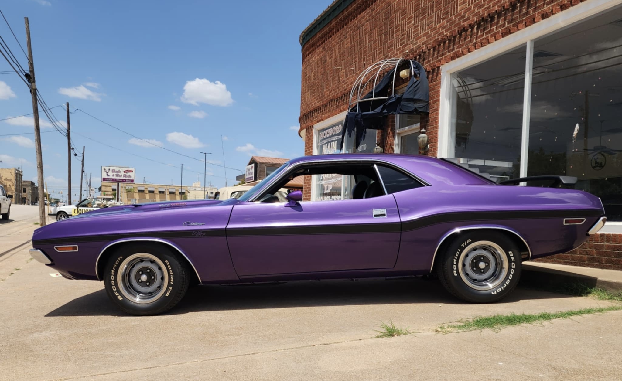 
								1970 Dodge Challenger R/T full									