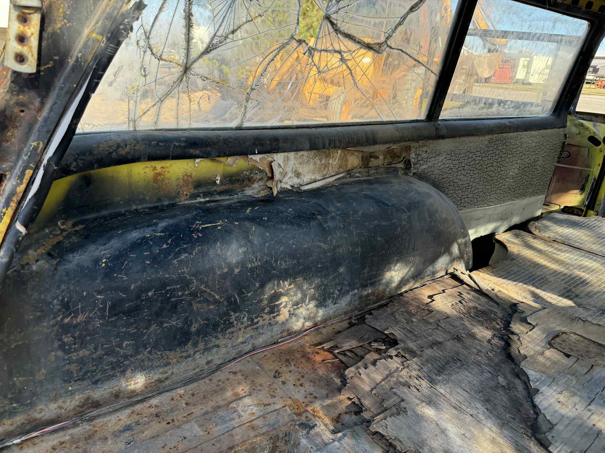 
								1957 Chevrolet 150 2dr Wagon full									