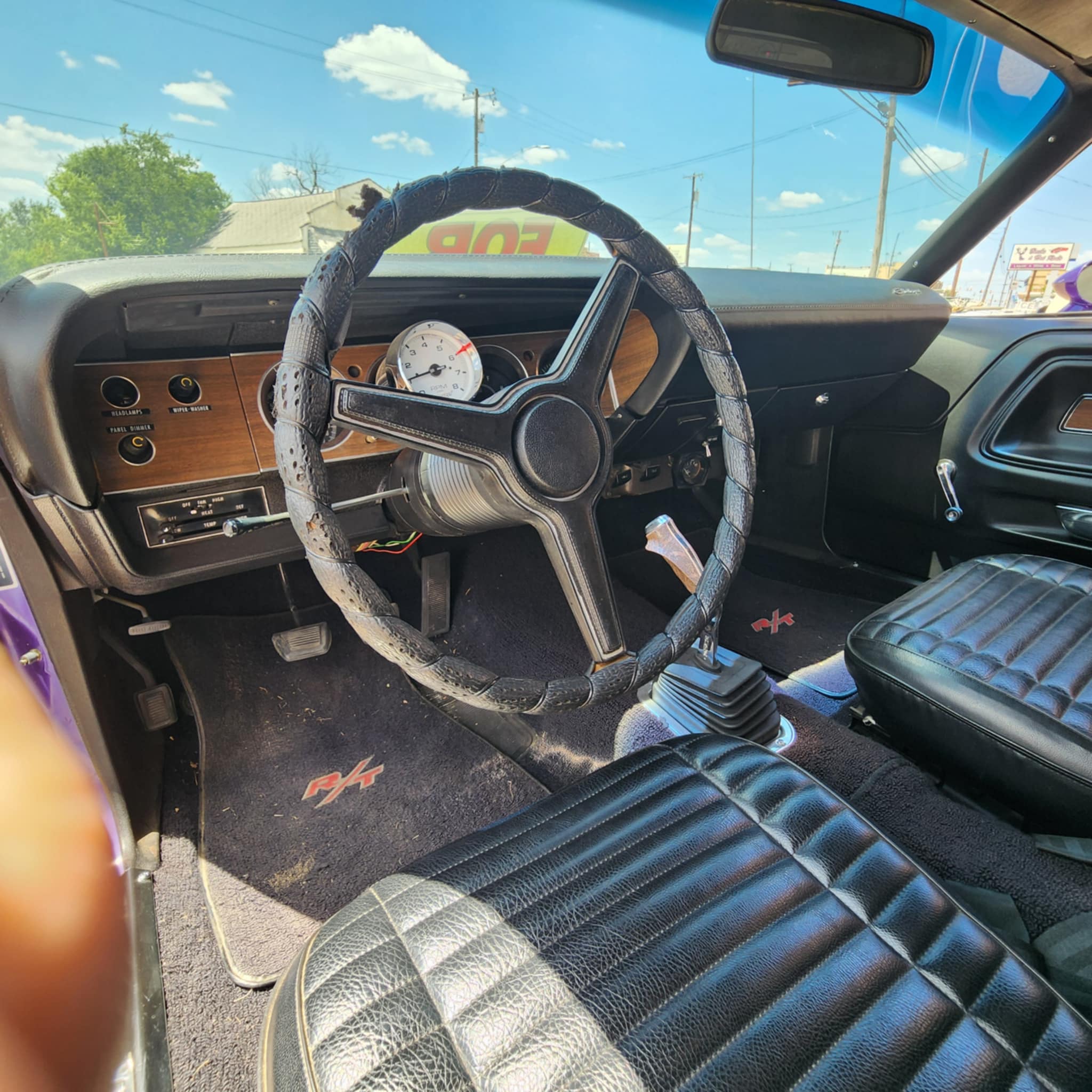 
								1970 Dodge Challenger R/T full									