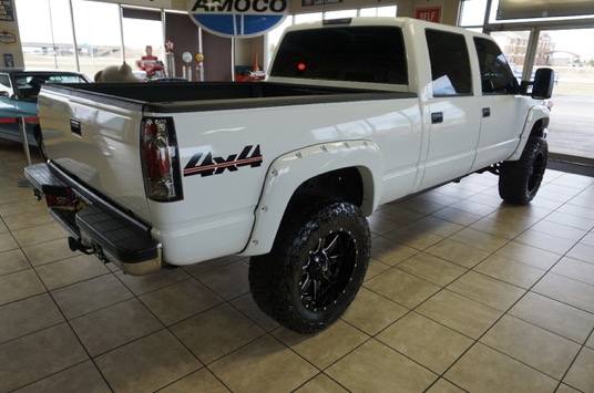 
								2000 Chevrolet C/K 2500 full									