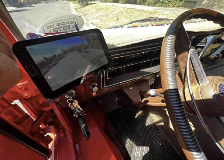 
								1972 Ford Super Camper 300 full									