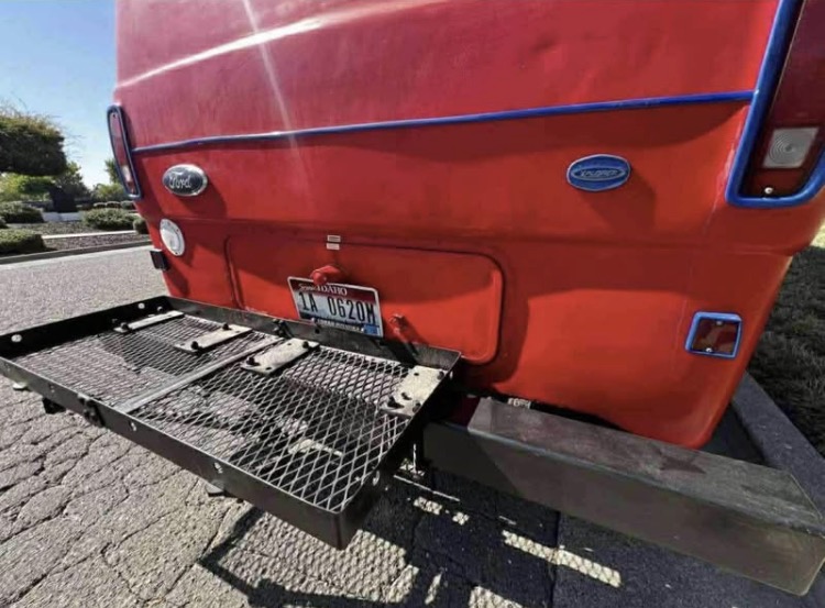 
								1972 Ford Super Camper 300 full									