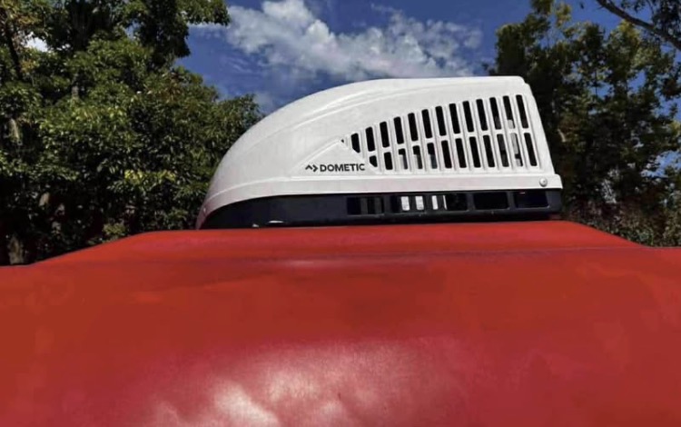 
								1972 Ford Super Camper 300 full									