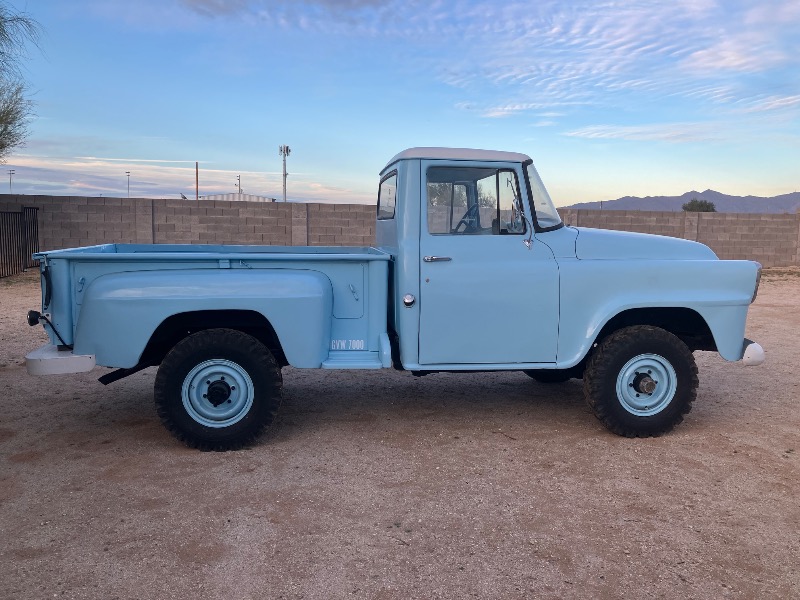 
								1958 A-120 International 4×4 full									
