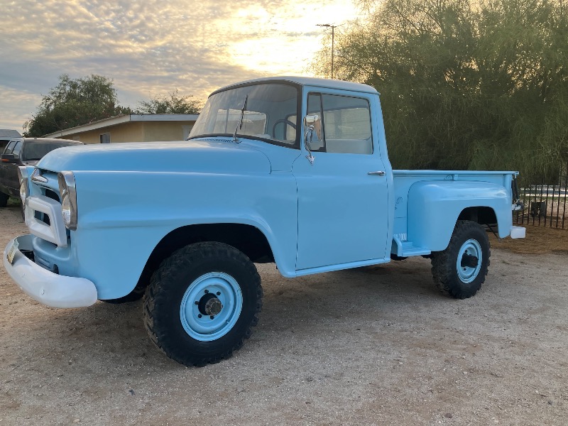 
								1958 A-120 International 4×4 full									