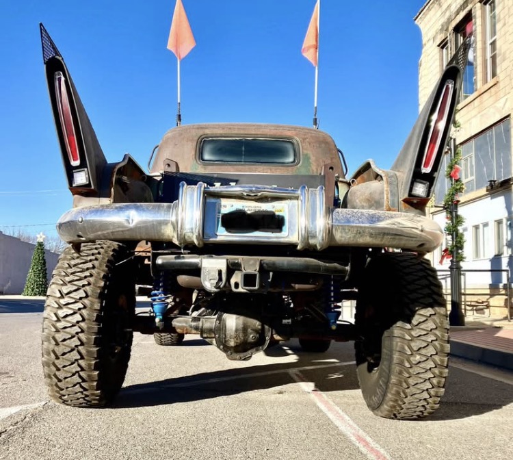 
								1948 Oldsmobile 4×4 full									