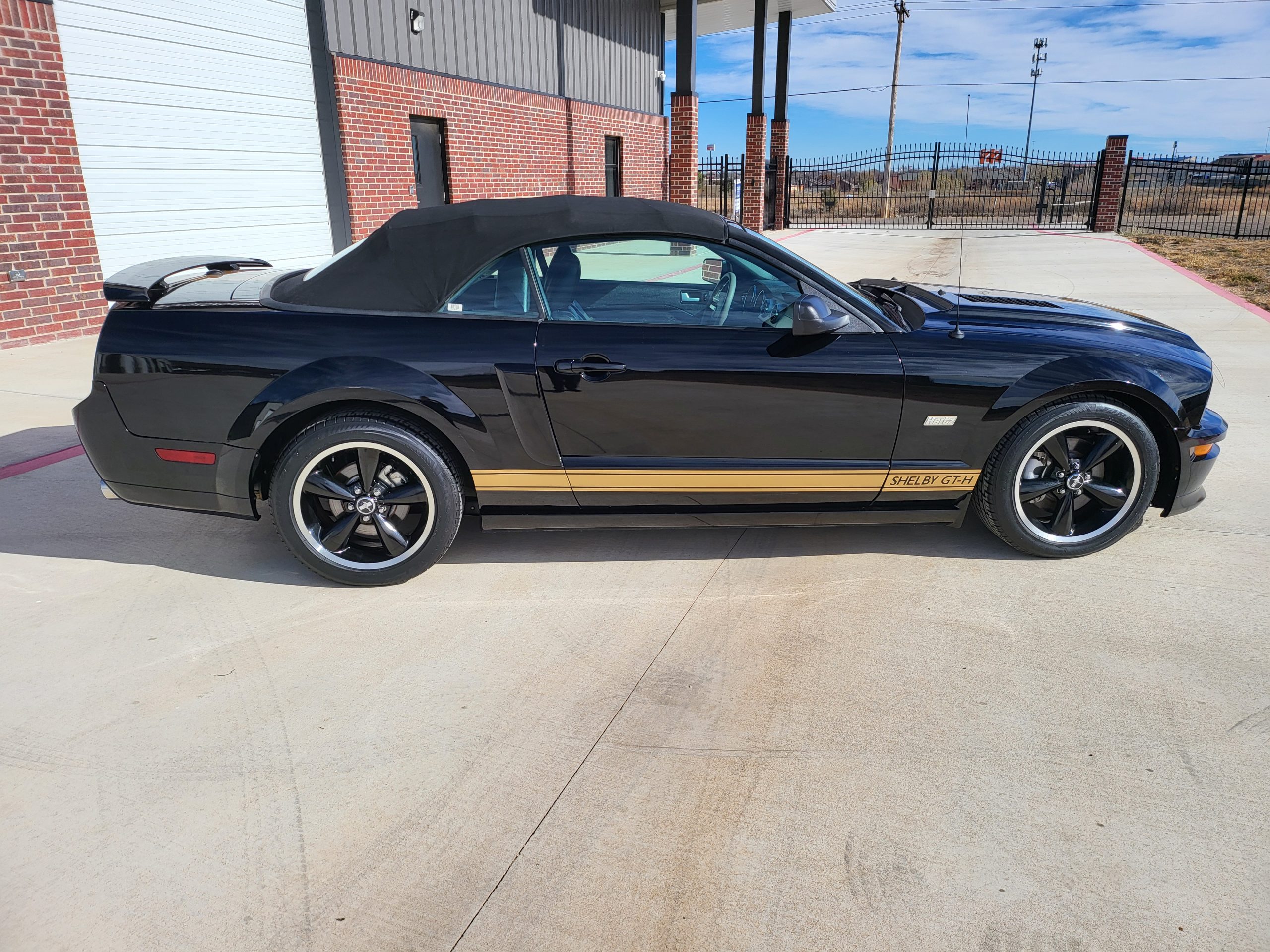 
								2007 Shelby GT-H Convertible full									