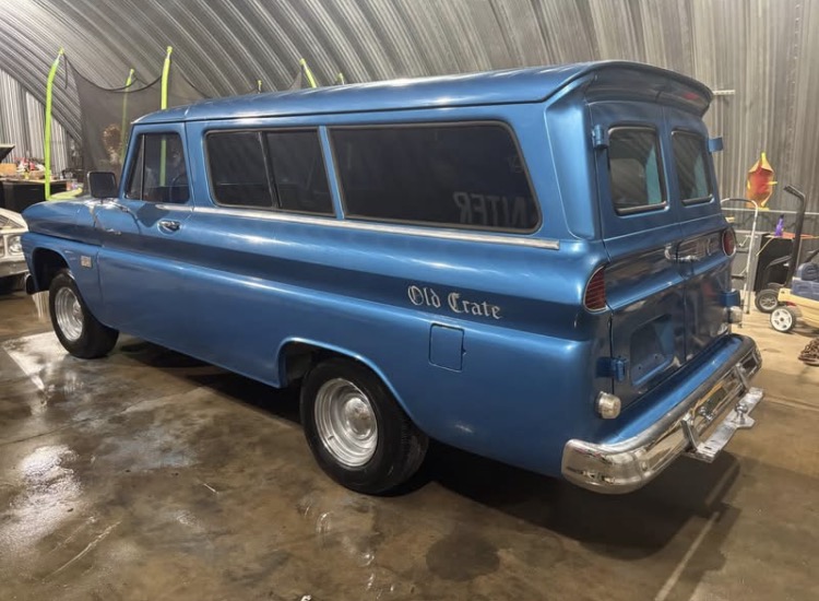 
								1965 Chevrolet Suburban full									