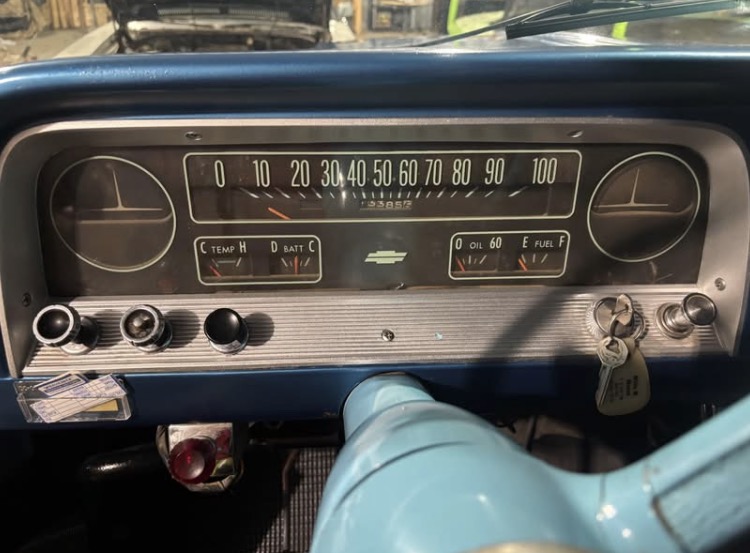 
								1965 Chevrolet Suburban full									