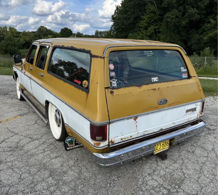 
								1974 Chevrolet Suburban C-20 full									