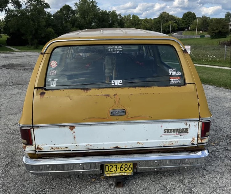 
								1974 Chevrolet Suburban C-20 full									